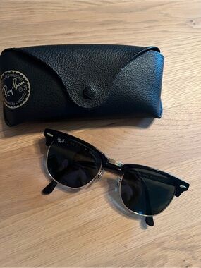 Ray-Ban Clubmaster Sunglasses in Black and Gold